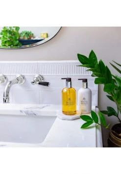 MOLTON BROWN HAND CARE Flora Luminare Hand Lotion 300ml -pflege Verkauf unnamed file 593