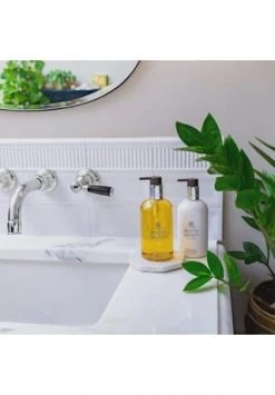 MOLTON BROWN HAND CARE Flora Luminare Hand Lotion 300ml -pflege Verkauf unnamed file 596